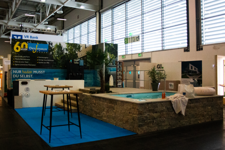 Aluvision Messestand für Eberle Garten- und Poolbau auf der Immobilientage 2026 in Augsburg