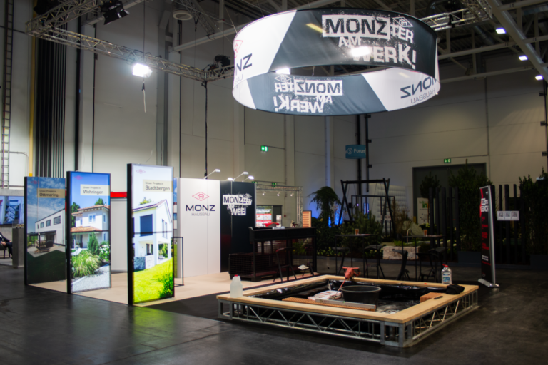 Leuchtkästen für Monz Hausbau auf der Immobilientage 2026 in Augsburg
