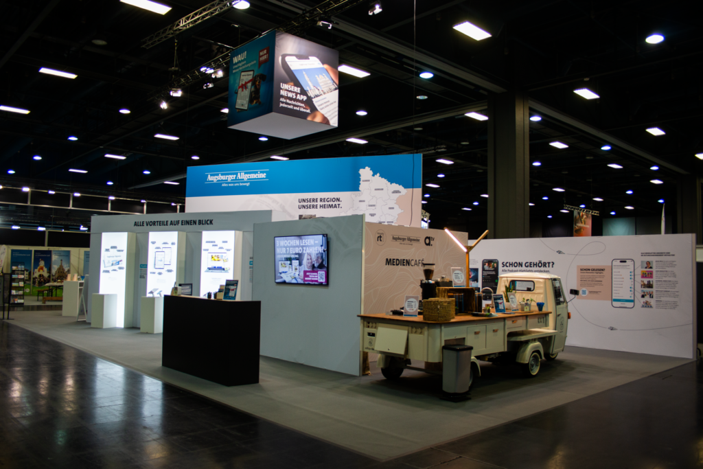 Messestand Augsburger Allgemeine auf der A/FAIR 2026