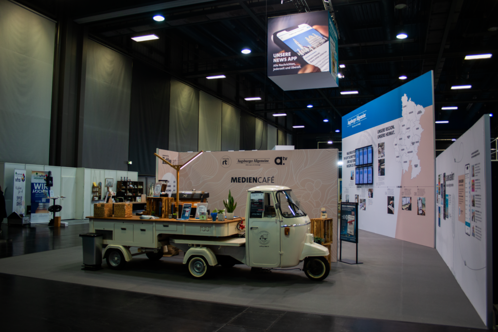 Messestand Augsburger Allgemeine auf der A/FAIR 2026