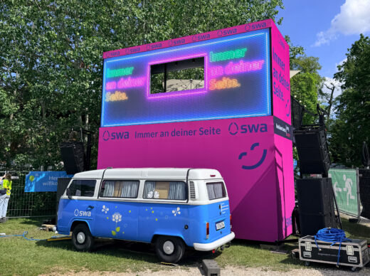 Stadtwerke AUgsburg Bulli mit der Aluvision Flexbox von jungbauten auf dem Modular-Festival 2026 in Augsburg Gaswerk